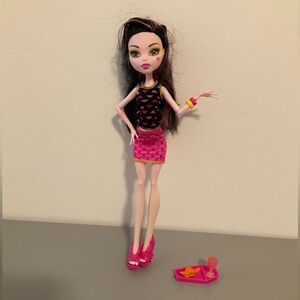Draculaura Creepateria Monster High Doll